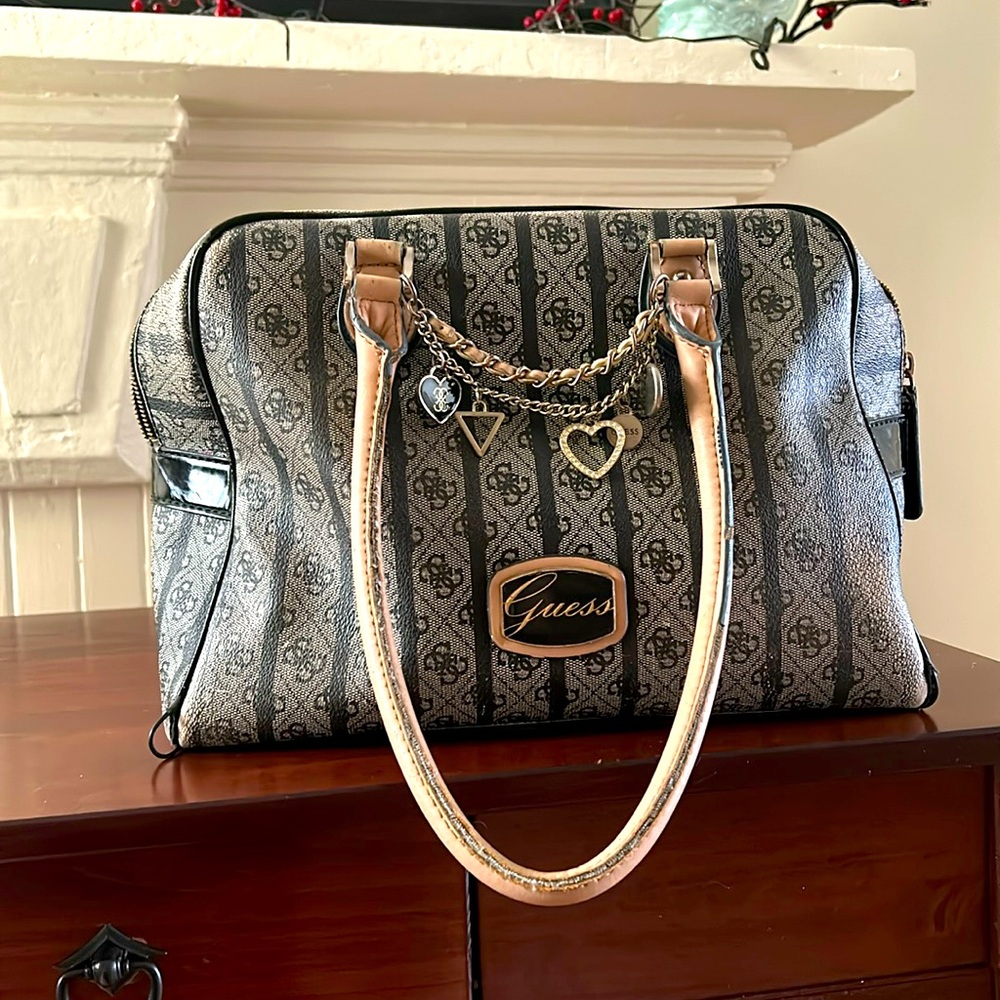 Women’s Guess purse